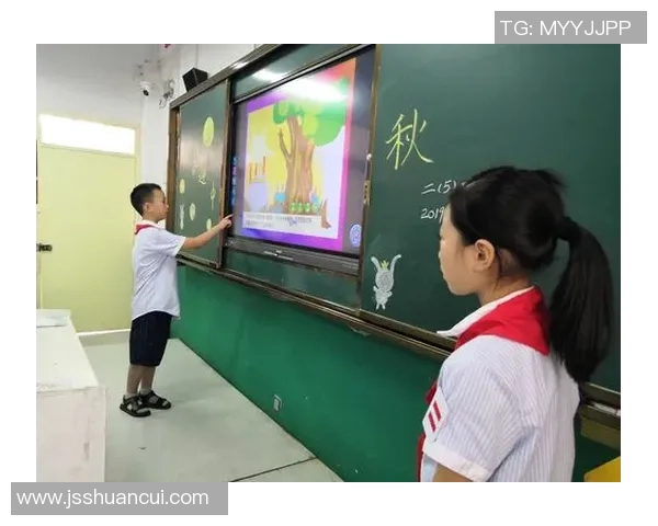 足球巨星荣耀归来重返老东家主场球迷热情高涨共庆团圆时刻